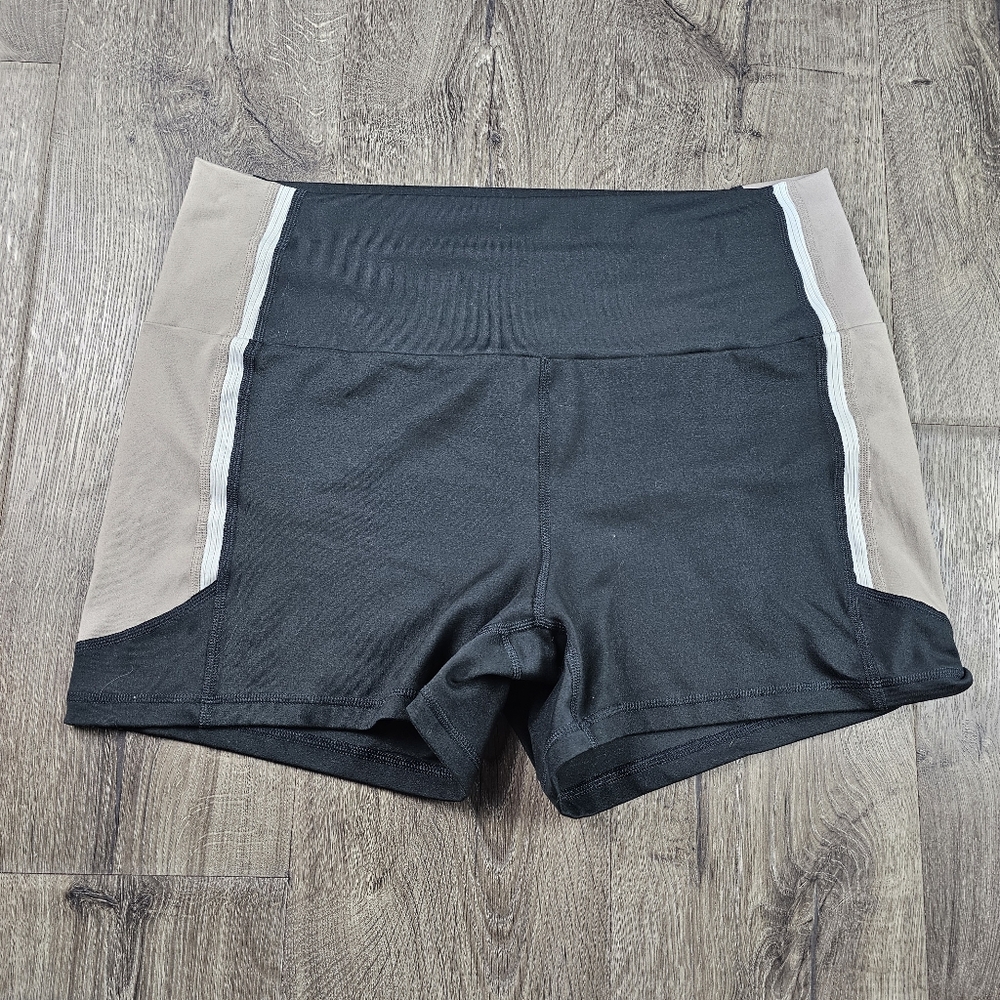 Gilly Hicks Go Recharge Black and Tan Bike Shorts